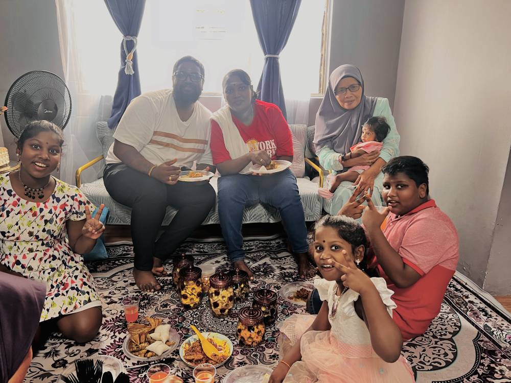 Malay woman's decades-long Tamil friendship makes waves on Tiktok.