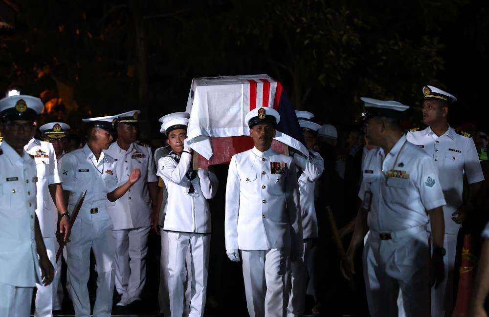 Remains of Noor Rahiza Anuar, was buried at Masjid Haji Nyak Gam Kampung Ruat Cemetery. Photo by Bernama