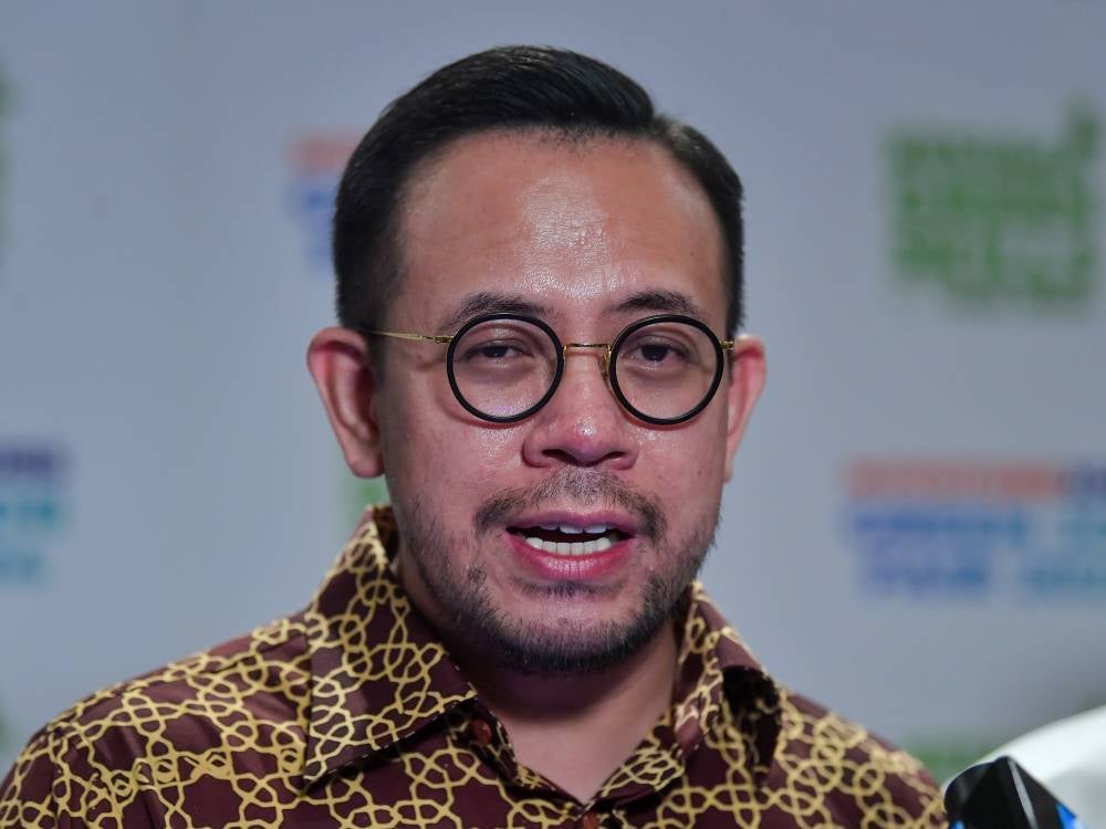 Human Resources Minister Steven Sim - BERNAMA FILE PIX