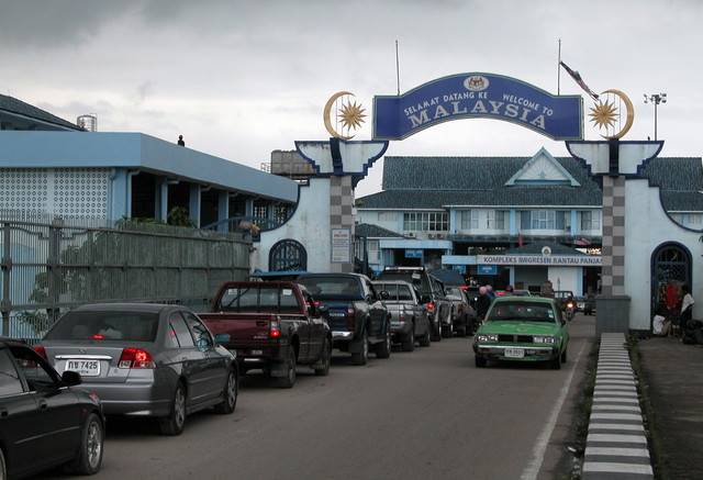 Four Thai security personnel were injured in the bomb explosion and gunfire which occurred a little after midnight yesterday in Kampung Pasemas, Sungai Golok, Narathiwat Province in Thailand. - BERNAMA FILE PIX