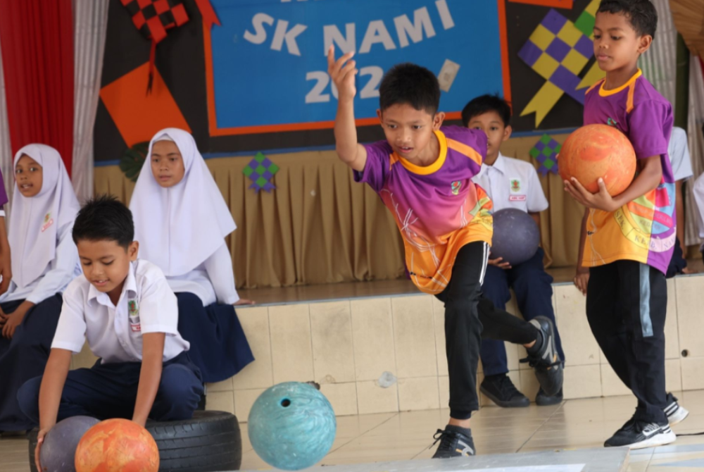 Ustaz Wan's efforts paid off as his students frequently succeeded in competitions, including at the district level. - Photo by Bernama