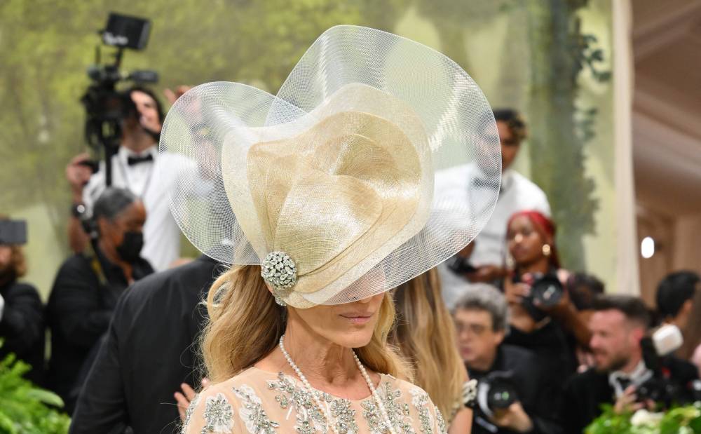 US actress Sarah Jessica Parker arrives for the 2024 Met Gala at the Metropolitan Museum of Art on May 6, 2024, in New York. The Gala raises money for the Metropolitan Museum of Art's Costume Institute. The Gala's 2024 theme is “Sleeping Beauties: Reawakening Fashion.” (Photo by AFP)