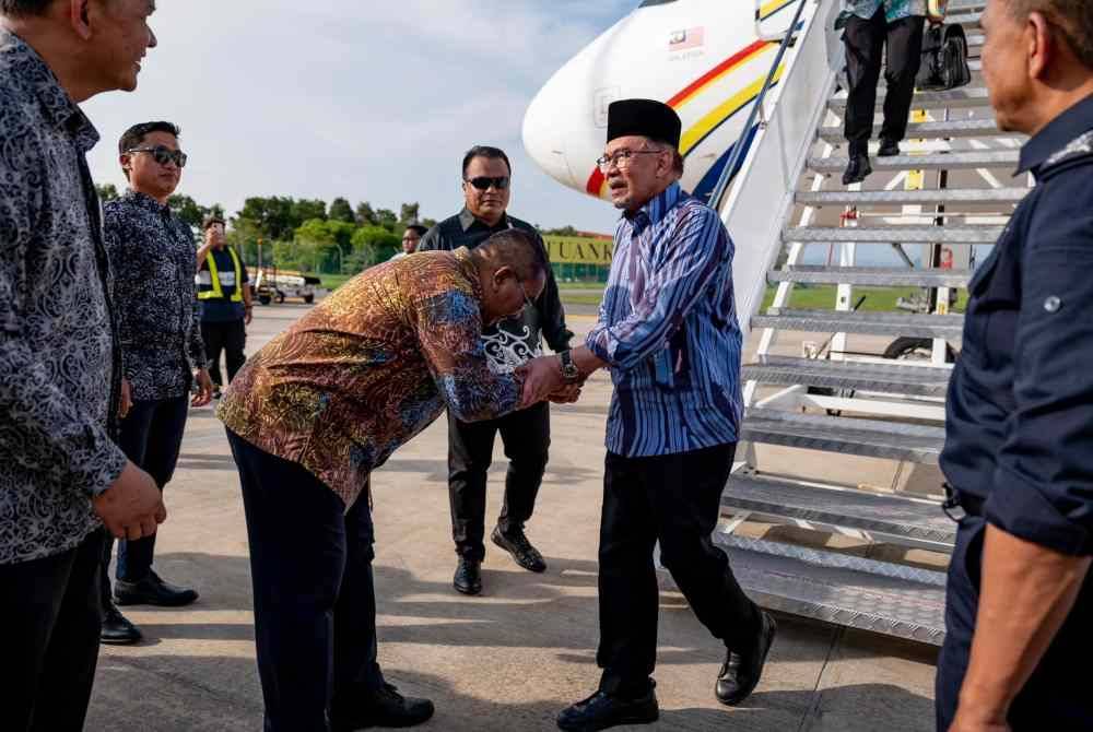 Anwar's visit to Kedah was warmly received by Sanusi.