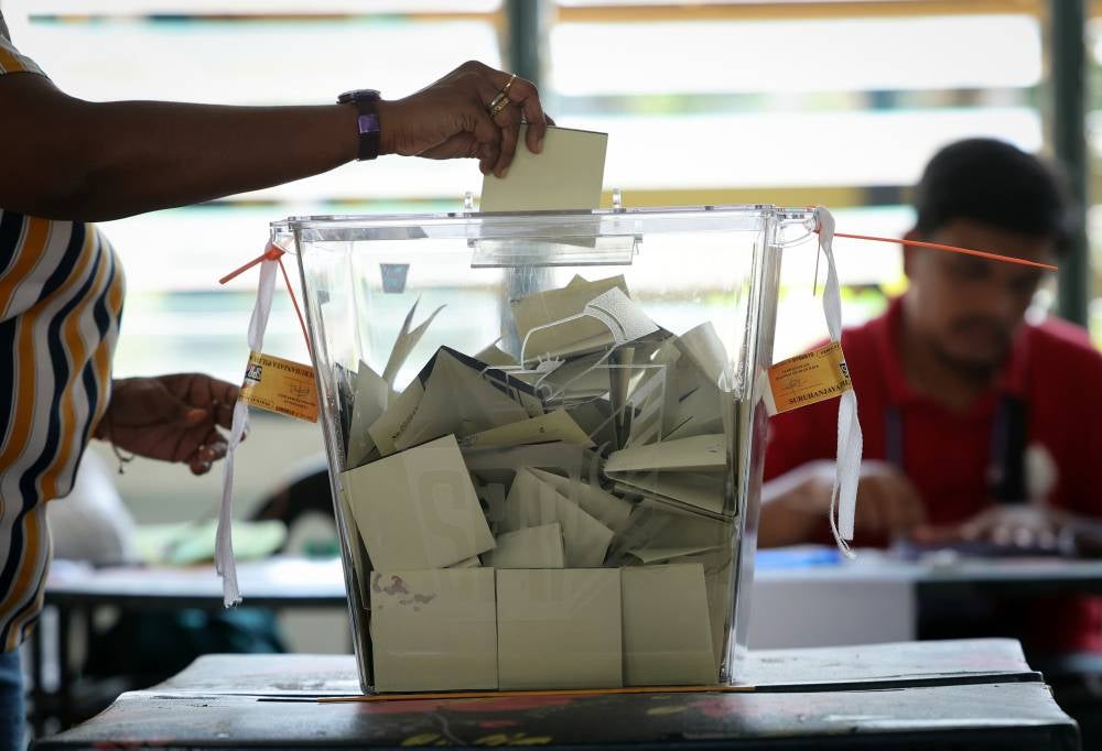 Unofficial reports indicate a surge in support for the Madani coalition among early police voters in the Kuala Kubu Baharu (KKB) by-election. Bernama photo.