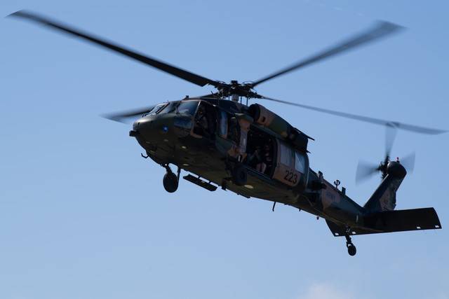 An Australian Army Black Hawk helicopter from the 6th Aviation Regiment conducts flight training at Middle Head on Sept 6, 2019. - BERNAMA FILE PIX