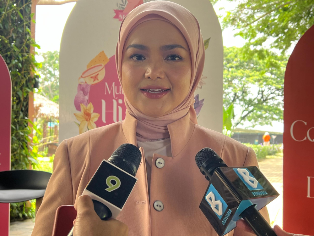 Malaysian singer Datuk Siti Nurhaliza has taken a bold stance admist the recent 'Blockout 2024' movement, asserting her solidarity with the Palestinian people.
