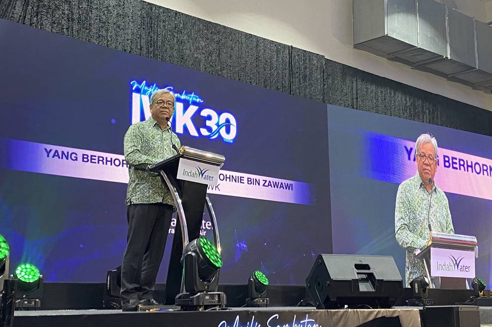 Ahmad Johnie Zawawi.