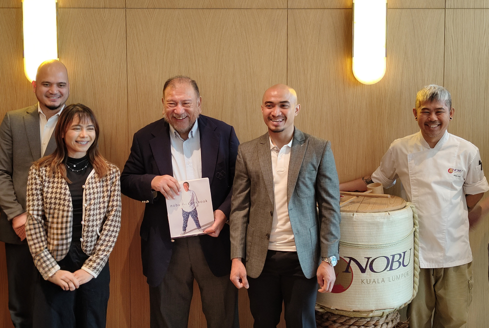 From left: National Paris 2024 Track Cycling Debutant Nurul Izzah Izzati, SportExcel Chairman Tunku Tan Sri Imran, National Track Cyclist Datuk Azizulhasni Awang, and Nobu Kuala Lumpur Executive Chef, Chef Philip Leong