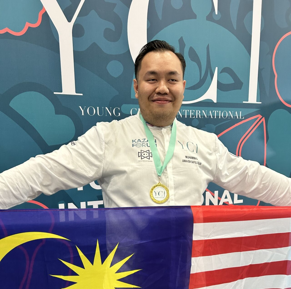 The chef from Miri prepared the delectable dishes inspired by the Land of The Hornbills’ rich culinary heritage. Photo source: Aiman Saiful Anuar's LinkedIn profile