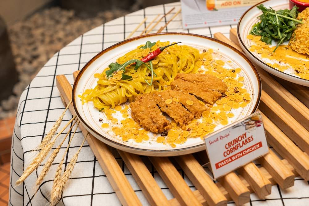 Crunchy Cornflakes Pasta with Chicken 