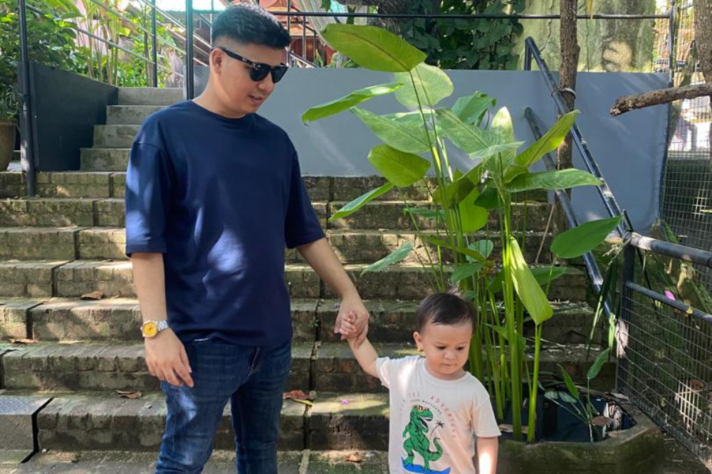 Ammar with his only son, Ariel Mikael who is currently four years old.