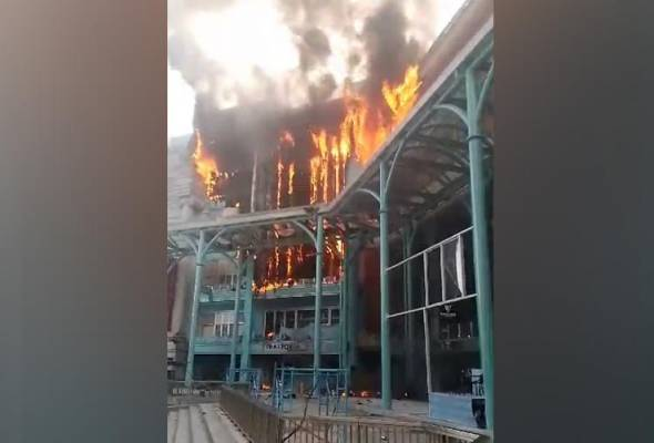 Genting Highlands Fire and Rescue Department spokesman said the incident is believed to involve a four-storey building in the park. Photo: Fire and Rescue Department