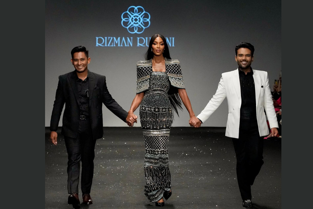 Naomi donning Rizman's design when she first wore it during Dubai Fashion Week last year, on Oct 15, showcasing Spring/Summer 2024 collection.