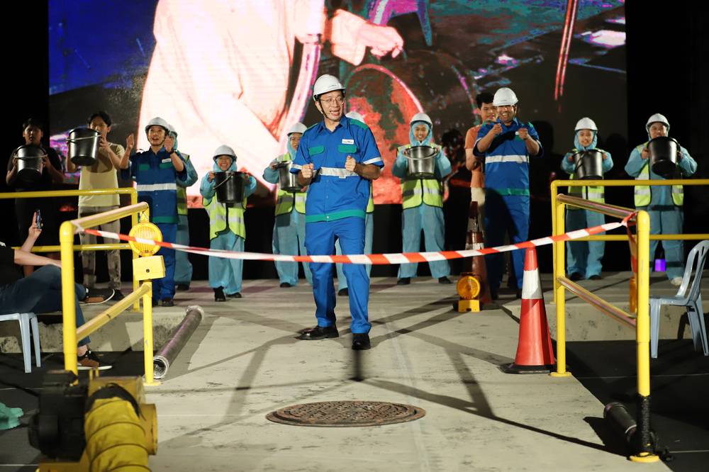 'Najis Jadi Teman' casts and actors.