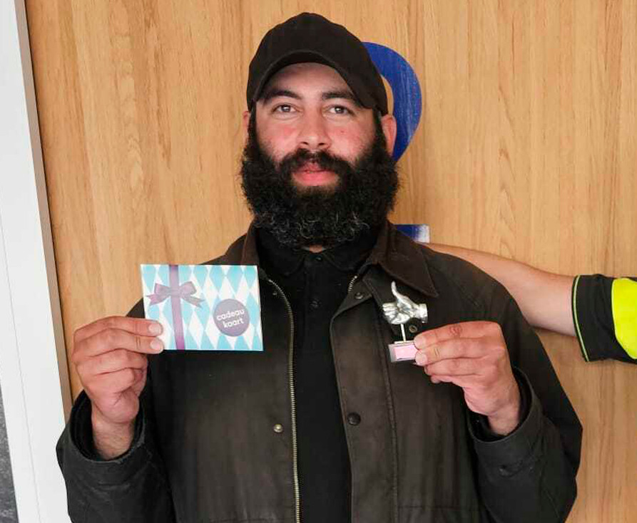 Hadjer Al-Ali showing the voucher he receives from police. Photo: Social media