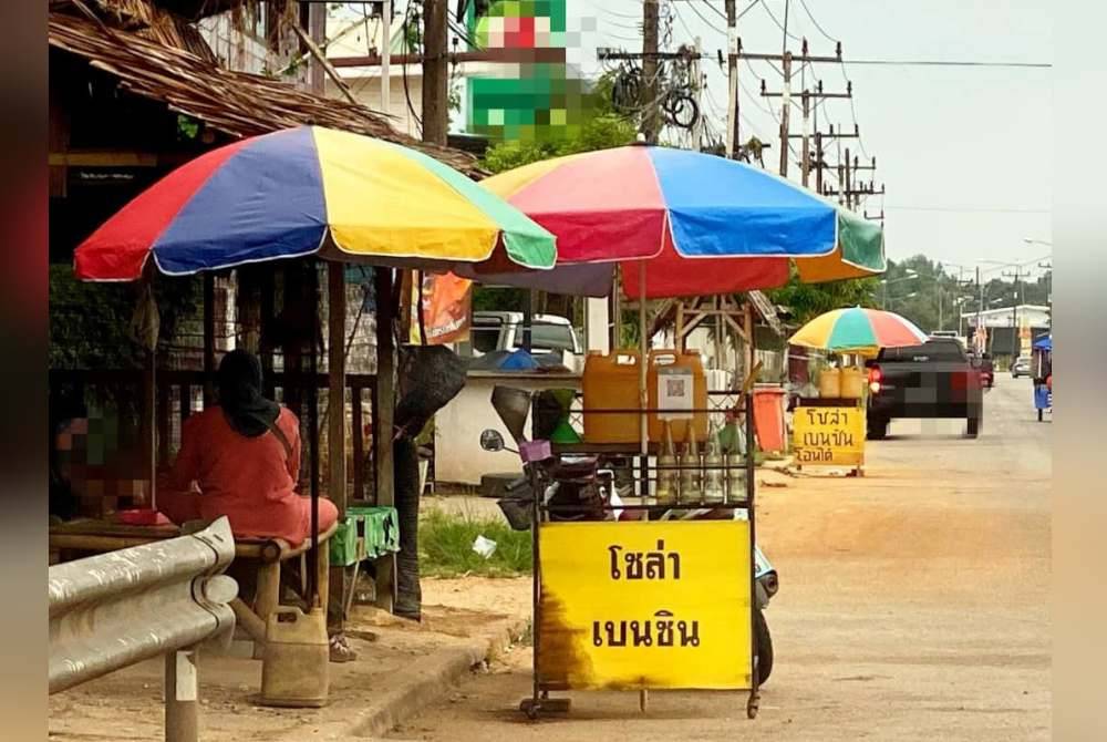 Many fuel sellers at roadside stalls throughout Narathiwat province are complaining about the difficulty of obtaining smuggled fuel since the increase of diesel price in Malaysia by 56 per cent from RM2.15 per litre to RM3.35 per litre starting from June 10.