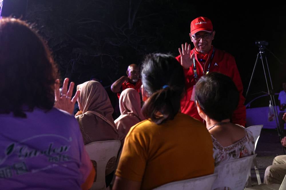 Joohari said the shift in support was based on the positive response received from fence-sitting voters during the campaign period, thus showing their inclination to choose PH-BN. - Photo by Bernama