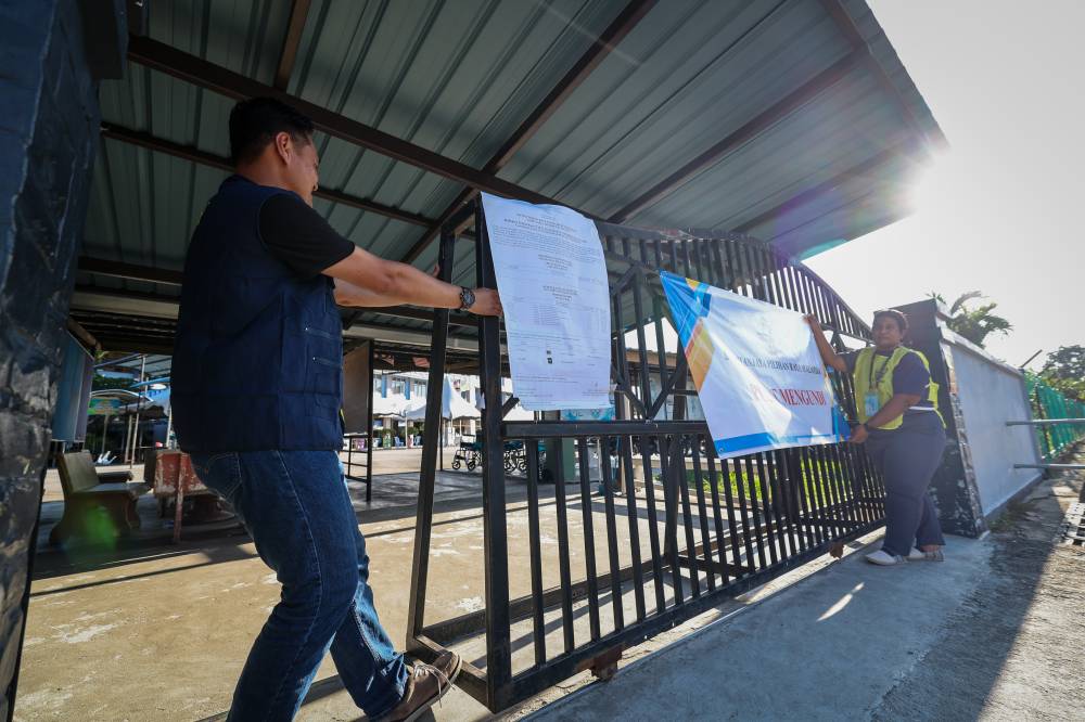 The voting process for the Sungai Bakap state by-election concluded today after all nine polling centres, which opened at 8am, officially closed at 6pm. Photo by Bernama