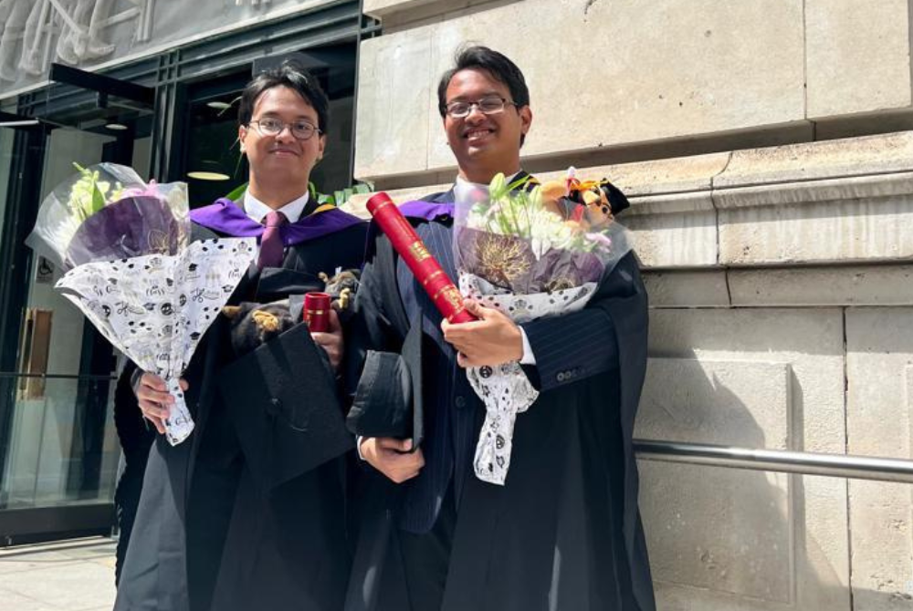 Twin brothers Muhammad Shafeeq Abdul Reezal and Muhammad Shahmi Abdul Reezal.