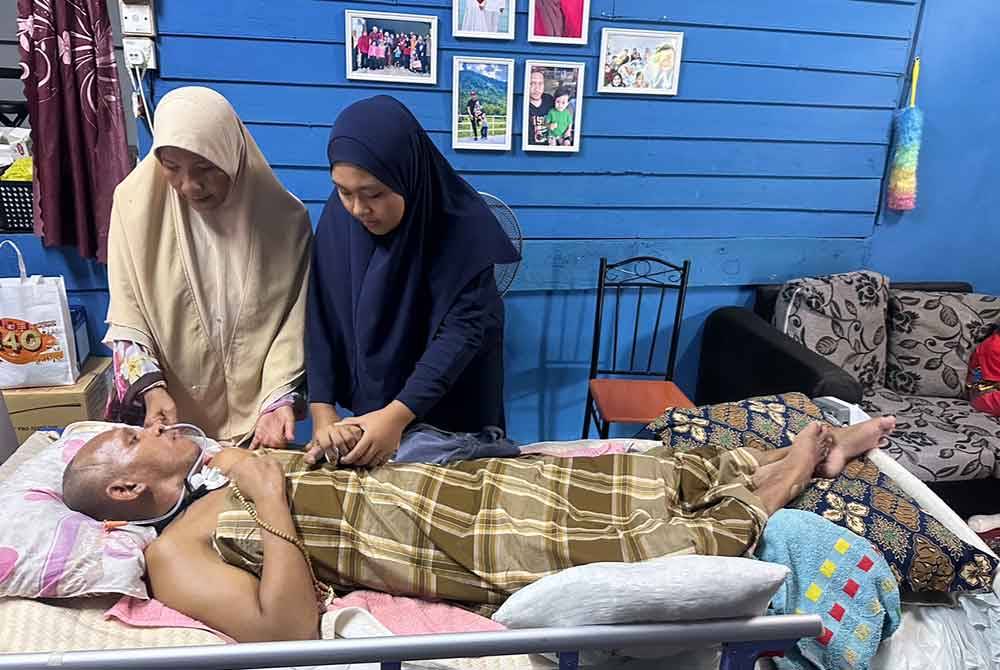 Siti said that Abdul received a patient bed loaned from the Chempaka State Legislative Assembly Office.