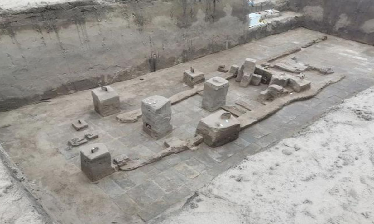 Archaeologists have found an unusually large hearse buried alongside a tomb in north China's Inner Mongolia Autonomous Region. Photo by Xinhua