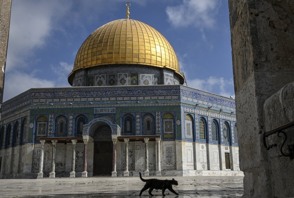 The recent actions of the Israeli authorities in detaining and expelling the Grand Imam of Al-Aqsa Mosque, Sheikh Ekrima Sabri, are heinous and a violation of the sanctity of the Al-Aqsa Mosque.