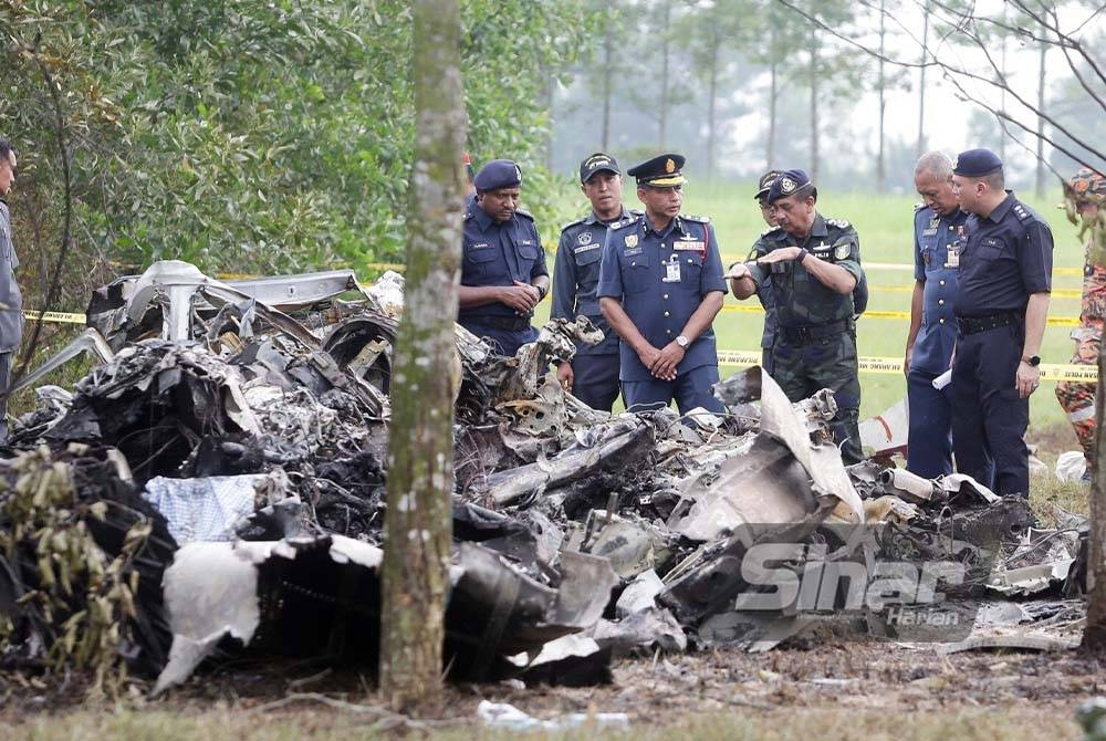 The final report on the crash of the Beechcraft Premier 1 aircraft in Elmina, Shah Alam, Selangor, on August 17 last year will be released in a few days. FILE PIX