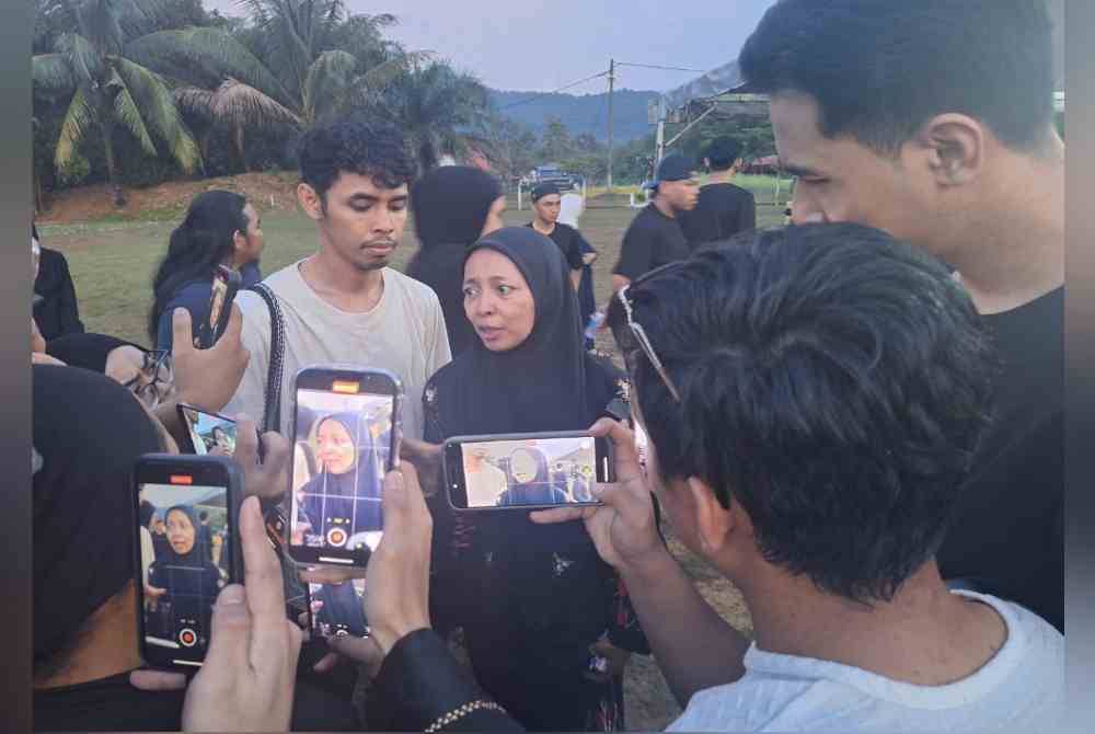 Irni Yusmira, when met after Nidza Afham's burial at the Bandar Puncak Alam Islamic Cemetery on Thursday.