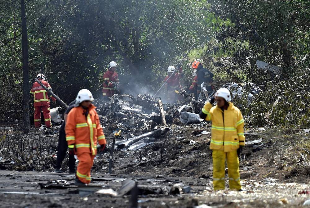 The inadvertent extension of the lift dump spoilers during Before Landing checks has been identified as the primary cause of the Beechcraft plane crash at Bandar Elmina in Shah Alam, Selangor, last year, according to the final accident report. Bernama FILE PIX