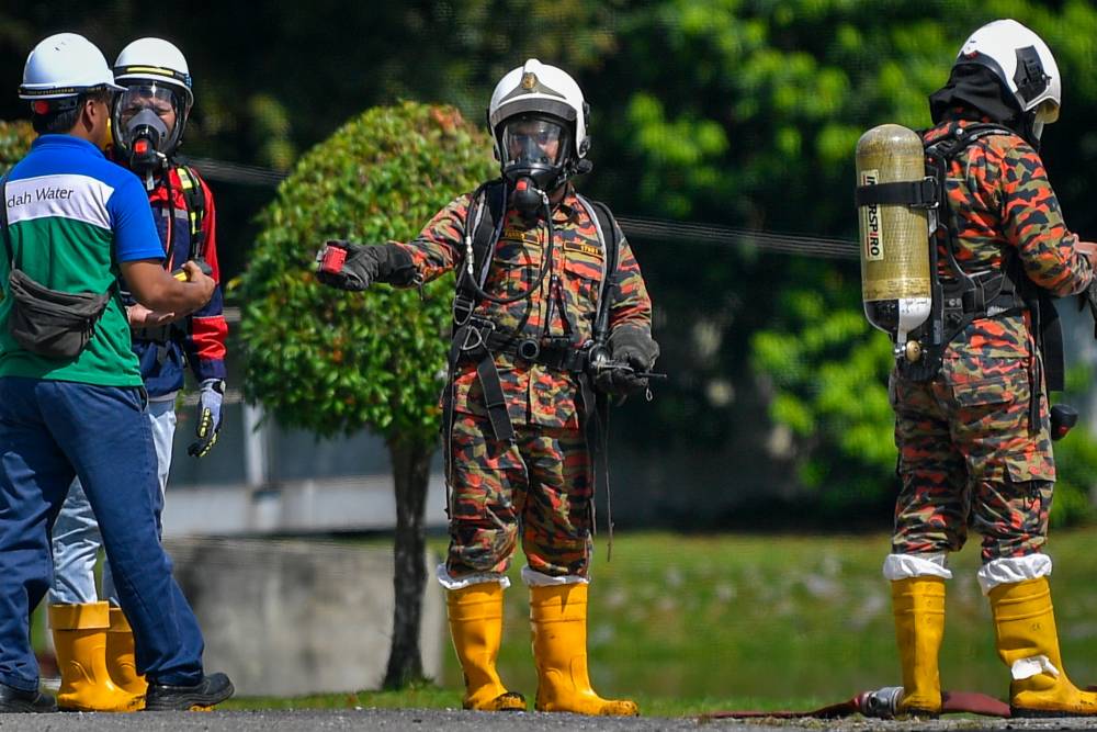 Another sinkhole was spotted on Jalan Masjid India here, about 50 metres from where the ground suddenly collapsed, swallowing a woman pedestrian last Friday. - Photo by Bernama