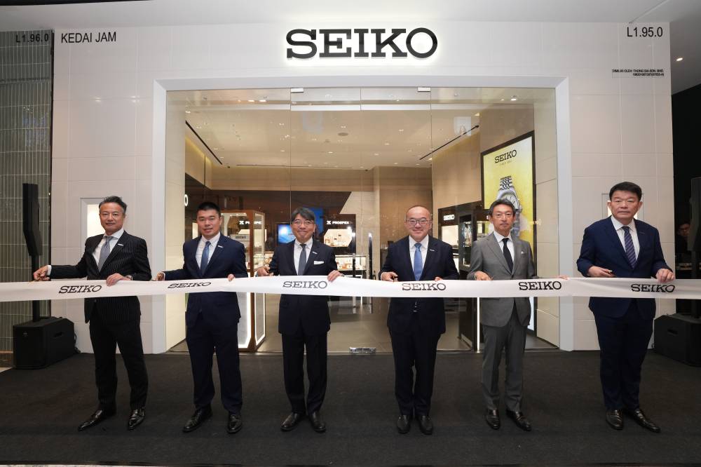 SEIKO's team, including (from left) Seiko Watch Corporation Director and Senior Executive Vice President Yukiaki Suganuma; Seiko Watch Corporation President, Akio Naito; Thong Sia Group Chairman Joseph Wong and Seiko Watch Corporation Director and Senior Vice President Yoshikatsu Kawada.
