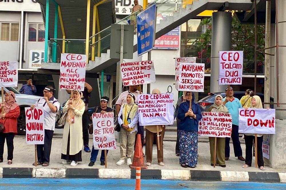 A picket led by NUBE at Jalan Medan Tuanku, Kuala Lumpur, yesterday.