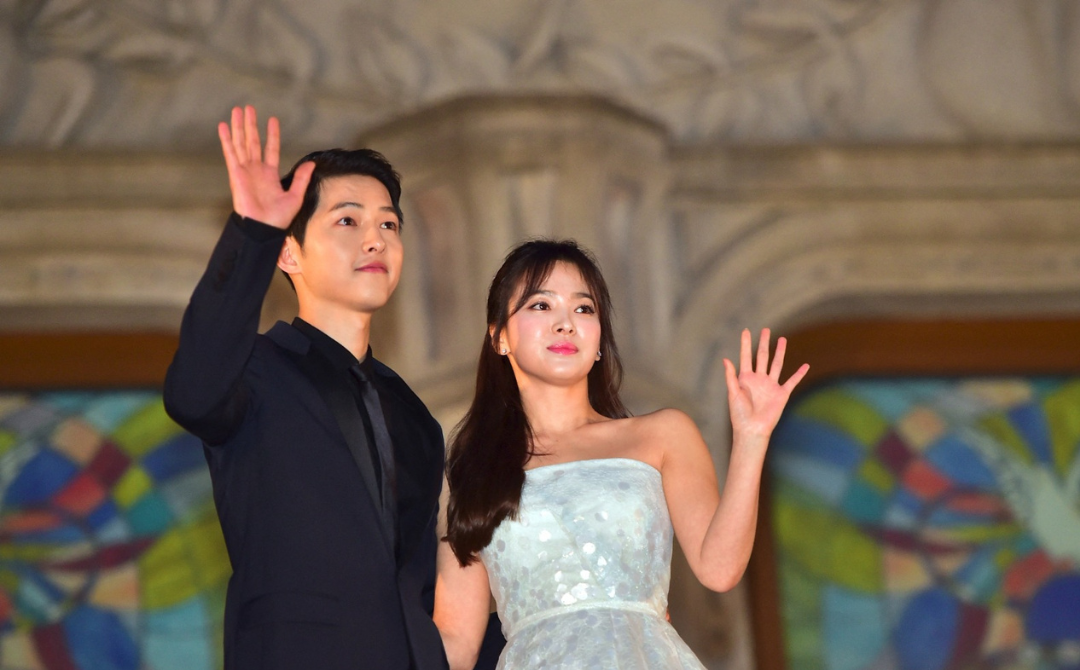 South Korean celebrities Song Joong-ki and Song Hye-kyo at 52nd Baeksang Arts Awards in Seoul June 3, 2016. - Photo: AFP 