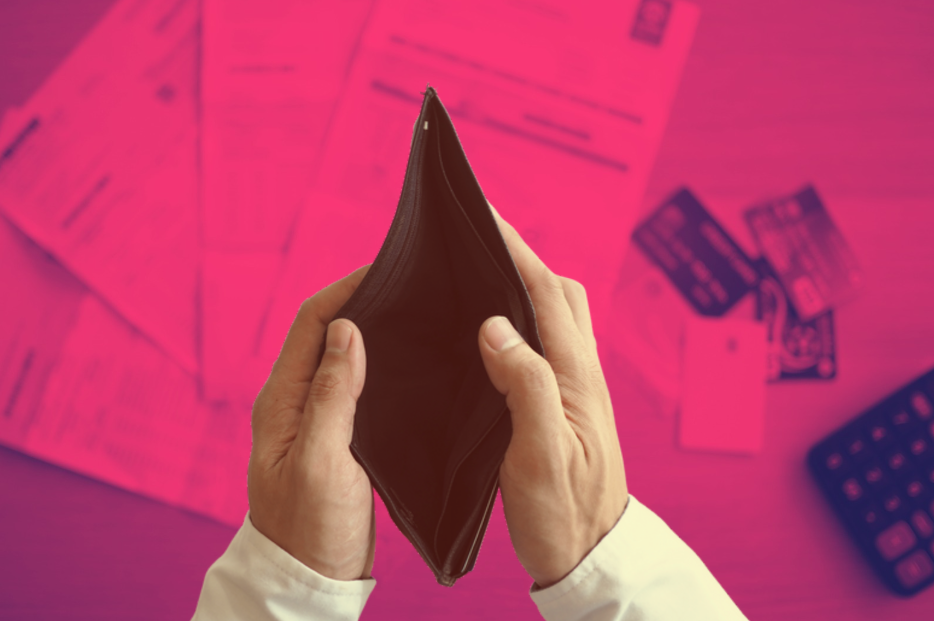 According to the latest data from the Malaysian Department of Insolvency (MdI), approximately 10 to 13 per cent of new bankruptcy cases registered between 2021 and this year involving the civil servants.