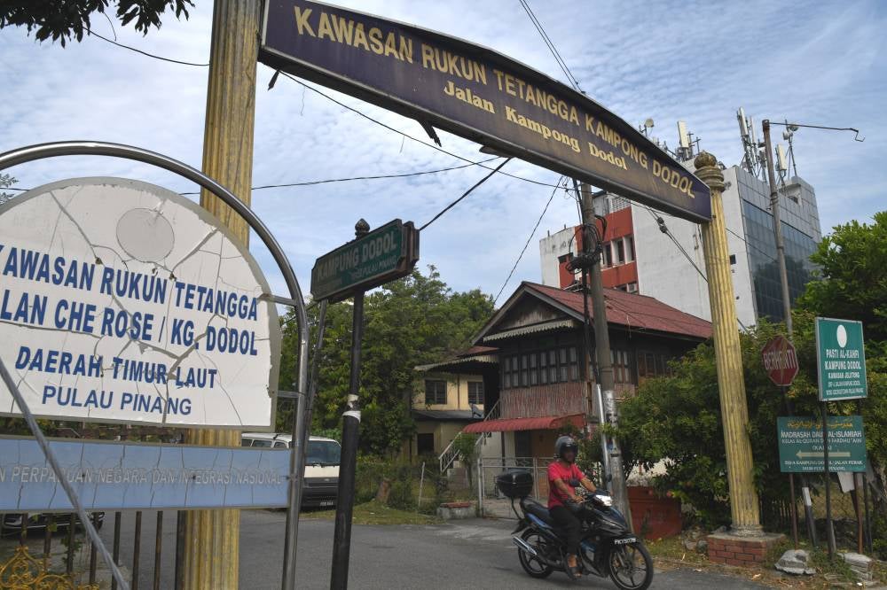 According to the residents who have inherited the settlement from previous generations, the name ‘Dodol’ was given because of the presence of Indian Muslims (mamaks) selling dodol on a small scale there, indicating that the village is not solely occupied by Malays. - Photo by Bernama
