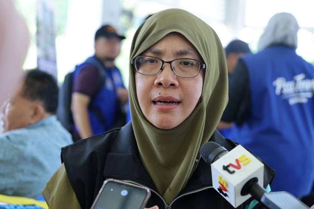 Sarawak LPPKN Clinical head Dr Alina Ali at the Kasih Keluarga Ceria Programme at the Dewan Masyarakat Melayu Kapit. - Photo by Bernama