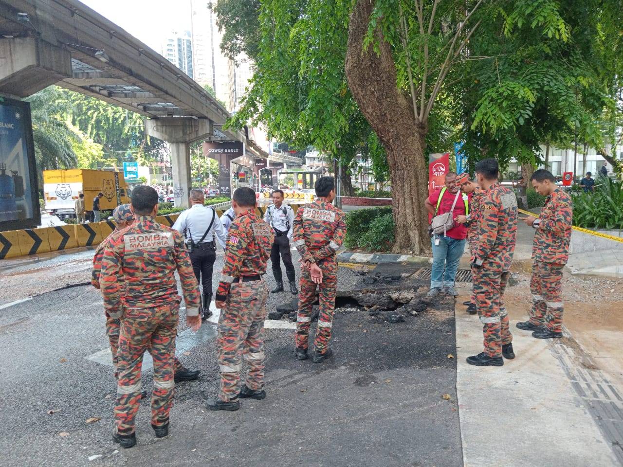 Kuala Lumpur City Hall (DBKL), said in a post on its Facebook page that the repair work is being carried out by Air Selangor. - Photo courtesy of JBPM