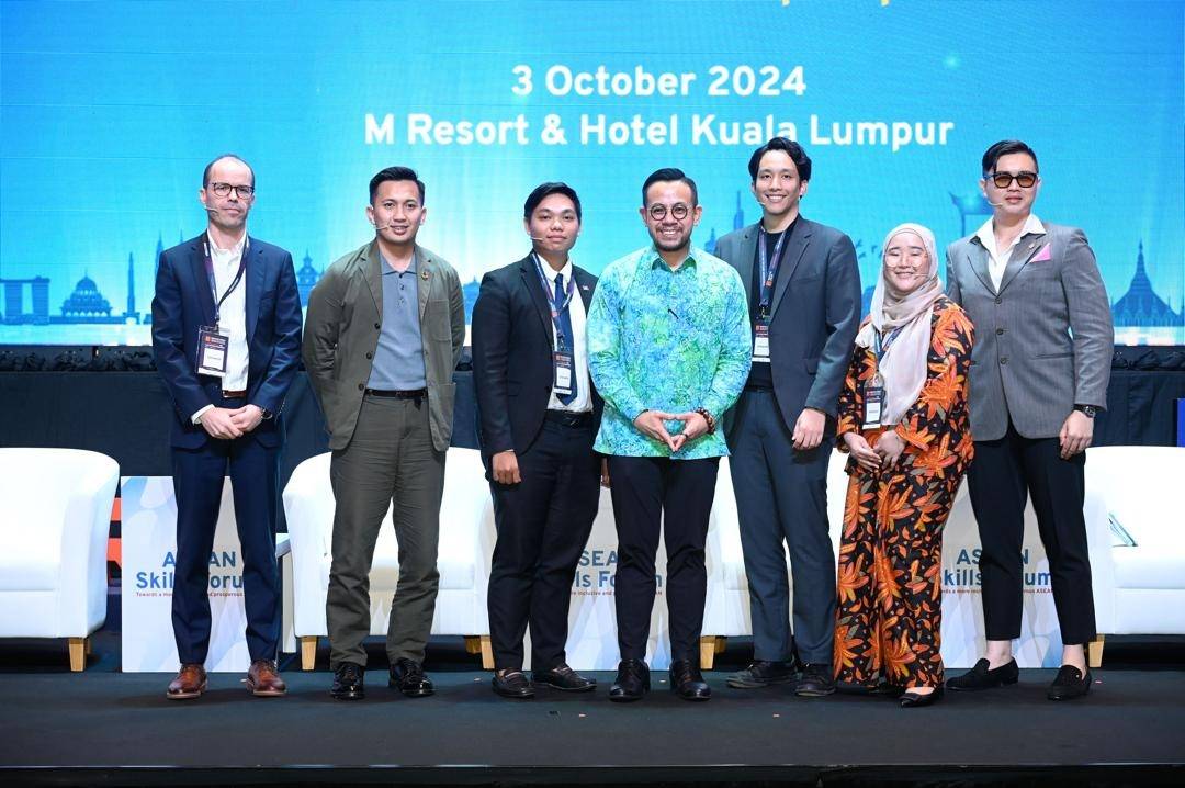 Sim joined the panellists of ASF 2024 for the Voices of ASEAN Youth and Civil Society session. (Photo courtesy of HRD Corp)