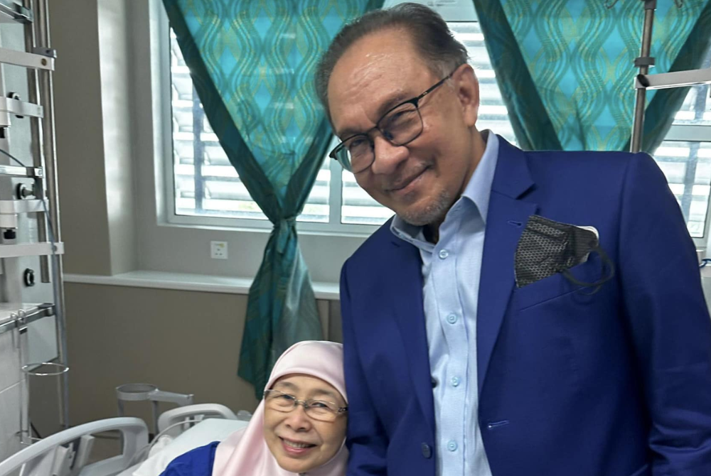 Prime Minister Datuk Seri Anwar Ibrahim, in a Facebook post tonight, urged Malaysians to also pray for Dr Wan Azizah to be granted a swift recovery.