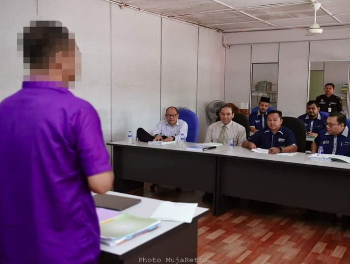 The prisoner's hard work paid off when the inmate successfully defended his thesis during a viva session held on Sept 18. - Photo by Bernama