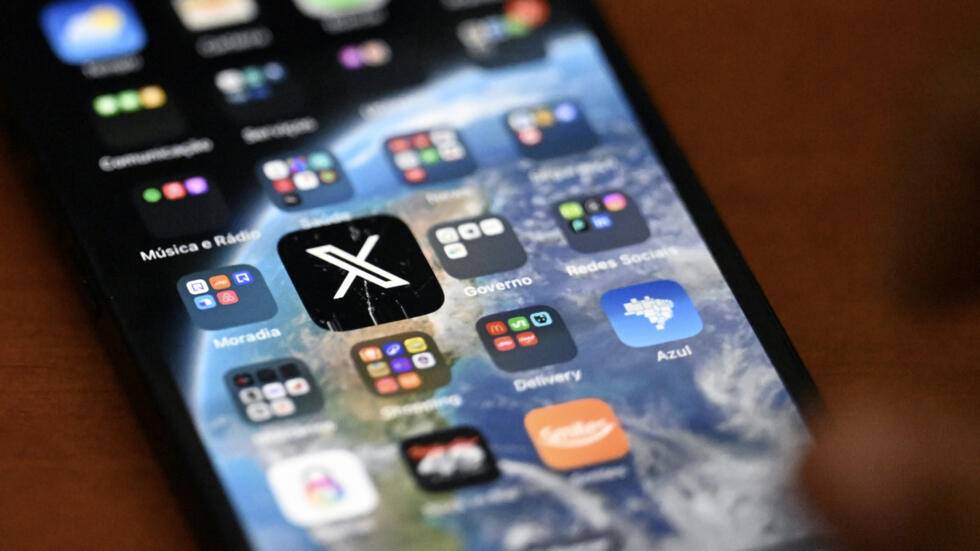 Brazil's Supreme Court said it was lifting a ban on Elon Musk's social network X, which was blocked in its biggest Latin American market for over a month amid a row over disinformation. - (Photo by MAURO PIMENTEL / AFP/ File)