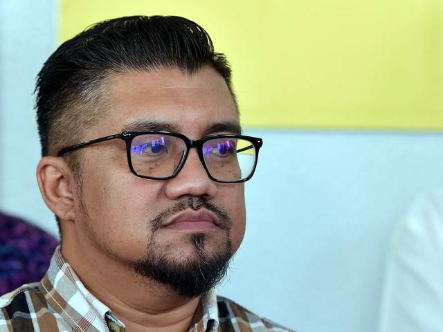 Badrul Hisham Shaharin better known as Chegubard, will submit a representation to drop a sedition charge made against him for his Facebook remark that could tarnish the good name of His Majesty Sultan Ibrahim, King of Malaysia. - BERNAMA FILE PIX