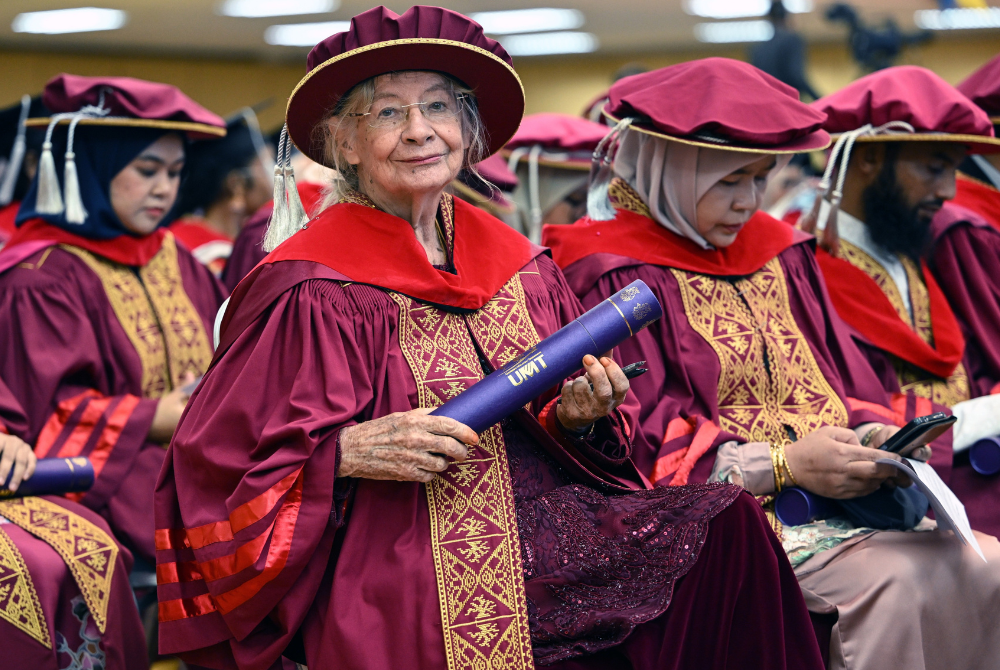 Rohani said she faced many challenges in completing her thesis including health factors, family problems and the Covid-19 pandemic. - Photo by Bernama