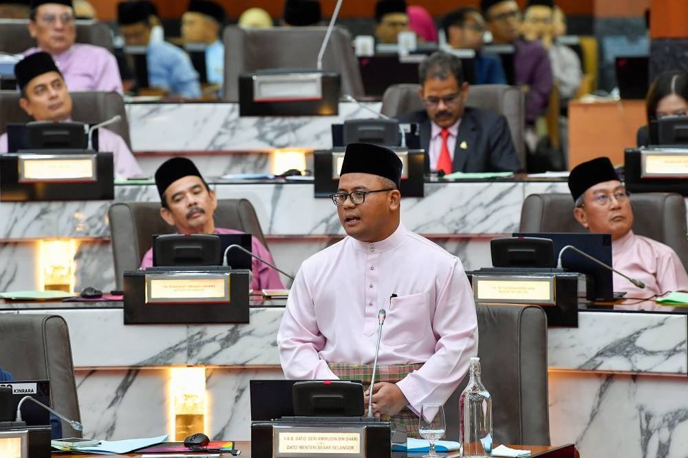 Selangor Menteri Besar Datuk Seri Amirudin Shari during the tabling of the 2025 Selangor Budget at the Selangor State Legislative Assembly, today. - Photo by Bernama 