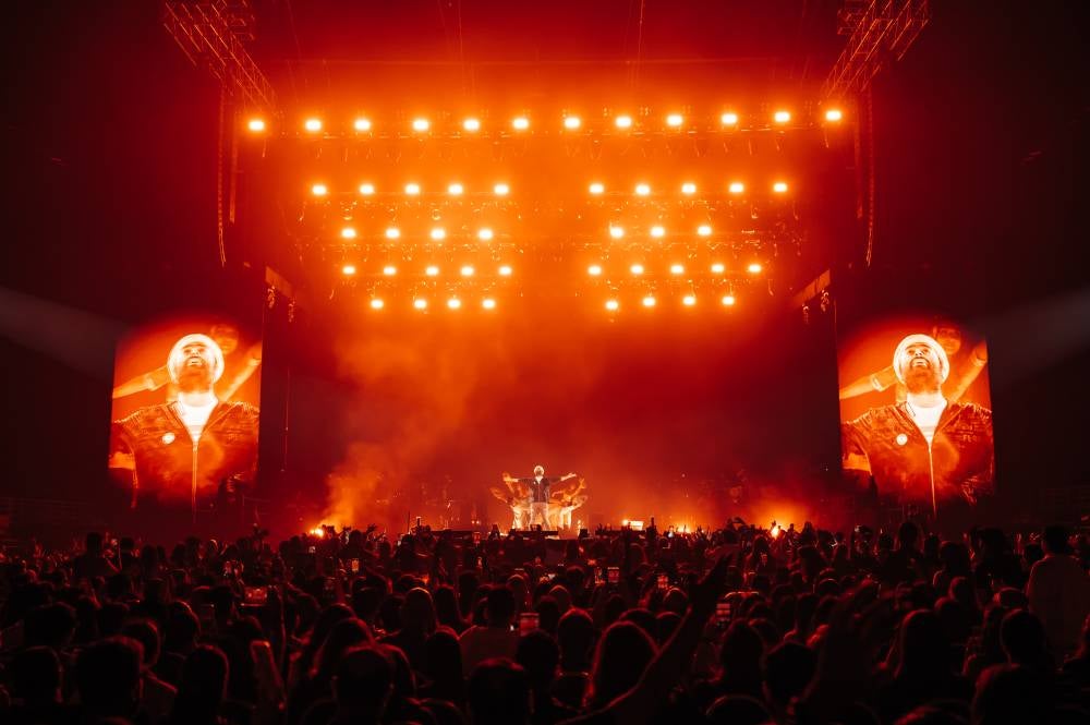 The over three-hour show, which began at 8pm on Nov 16, showcased Arijit Singh’s remarkable talent with his rendition of popular Hindi tracks such as ‘Janam Janam’, ‘Kesariya’, ‘Samjhawan’, ‘Chaleya’ and ‘Tum Hi Ho’.