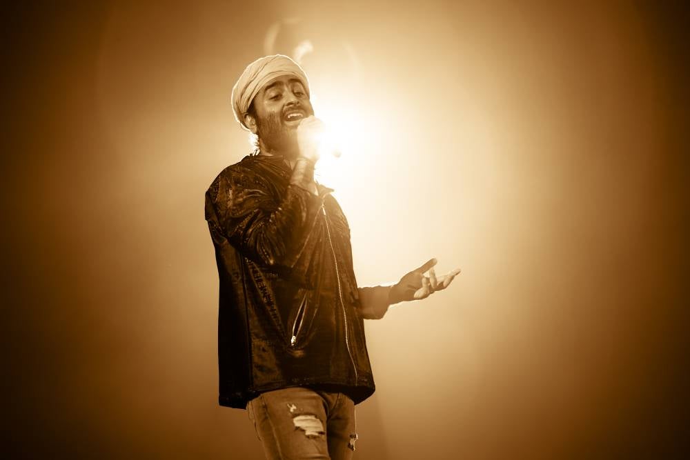 With a vocal delivery that touched the hearts of concertgoers, Arijit performed nearly 50 of his iconic songs.