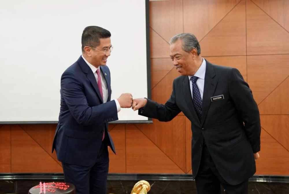 For the Secretary-General role, Muhyiddin (left) recommended and offered the position to Azmin, who is regarded as a prominent figure capable of fulfilling the responsibilities, given his political experience. - File photo
