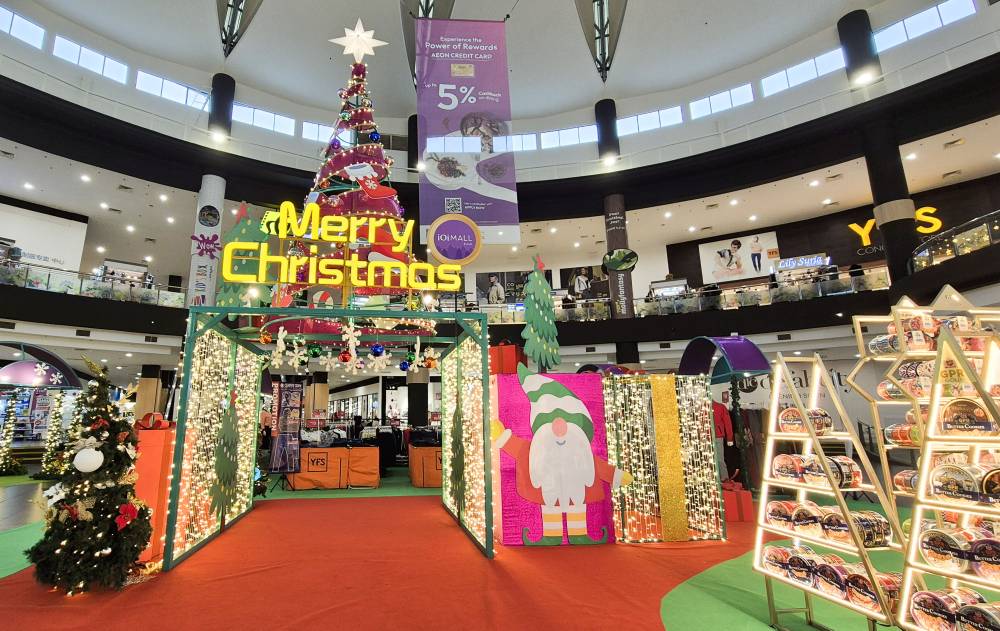 IOI Mall Kulai Christmas decoration.