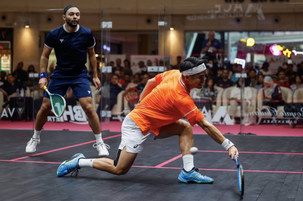 Malaysian squash player Ng Eain Yow (right) in action against Egyptian squash player Youssef Soliman (left) during the finals of the 2024 Malaysian Squash Cup at The Curve Mutiara Damansara. - Photo for illustration purpose only. Photo by Bernama
Ng Eain Yow clinched the championship by defeating Youssef Soliman with scores of 11-7, 11-7, and 11-7.
--fotoBERNAMA (2024) COPYRIGHT RESERVED