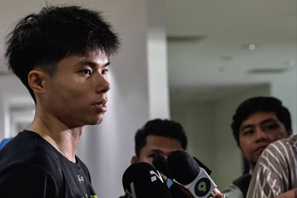 Justin Hoh has urged local badminton fans not to put too much pressure on him at this time. - Photo by Bernama